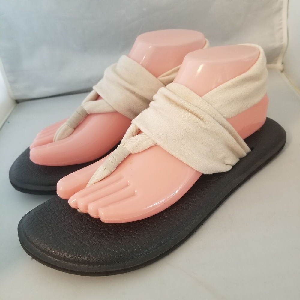 Sanuk Cream and Black Sandals with Cushioned Comfort